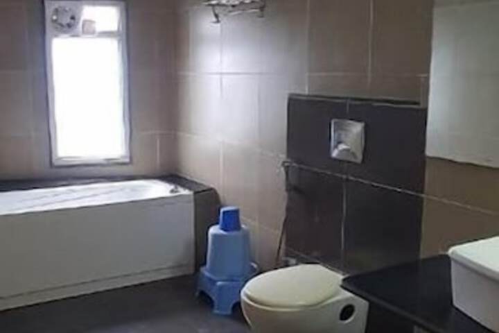 Room 15 of 33