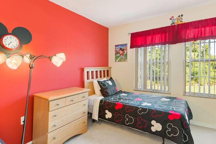 Room 12 of 43