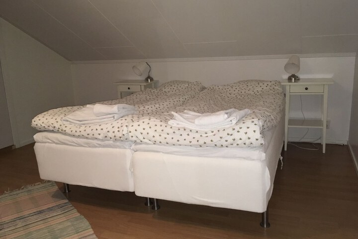 Room 10 of 34
