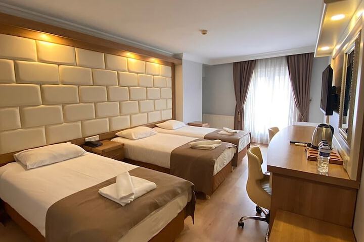 Room 4 of 27
