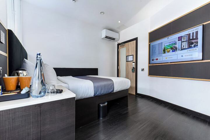Room 6 of 37
