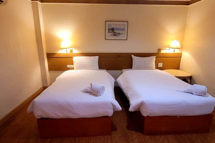 Room 4 of 20