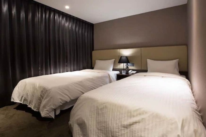 Room 18 of 43