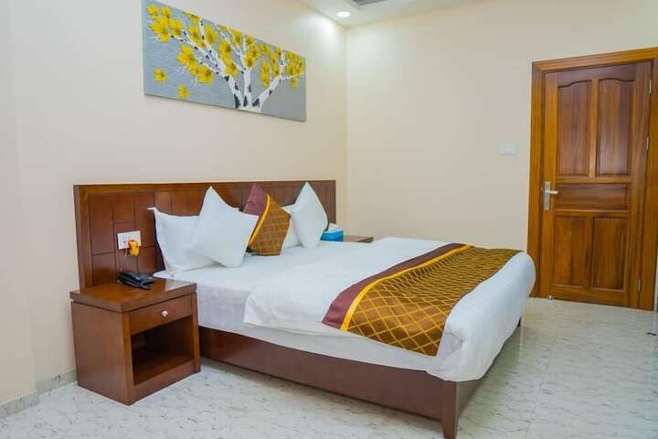 Room 2 of 24