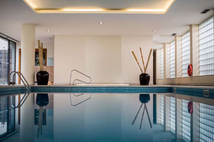Pool 60 of 126