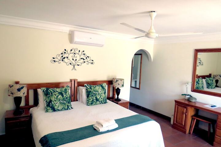 Room 9 of 38