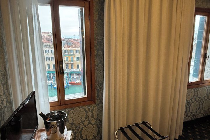 Room 41 of 77