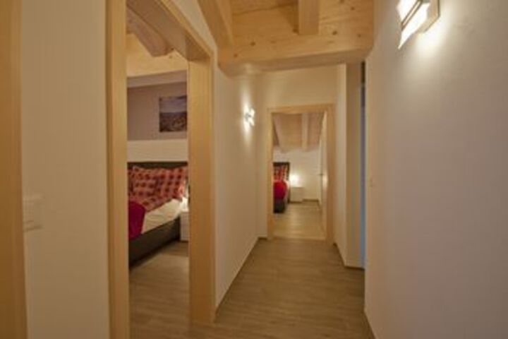 Ballroom/Hall 118 of 188