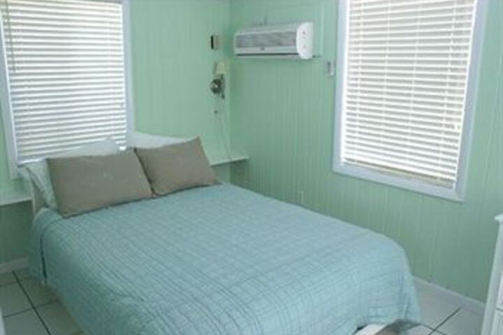 Room 7 of 32