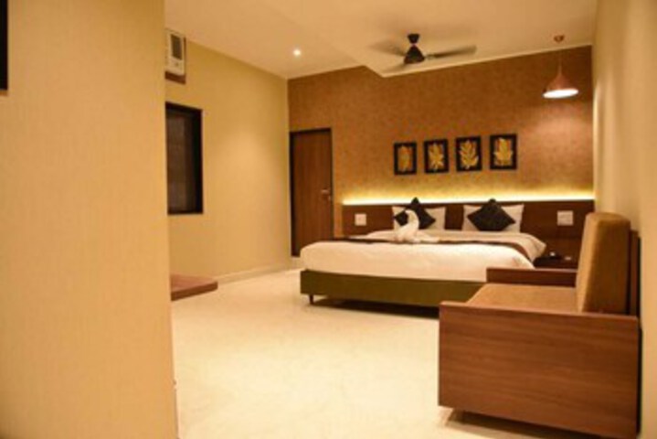Room 52 of 54