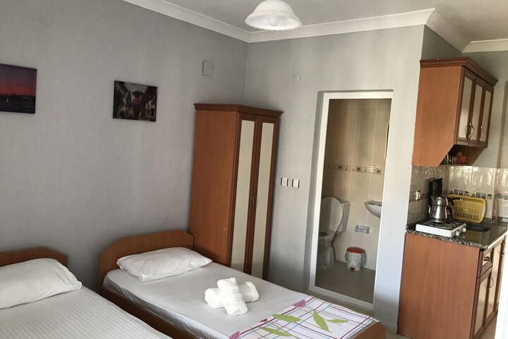 Room 8 of 23