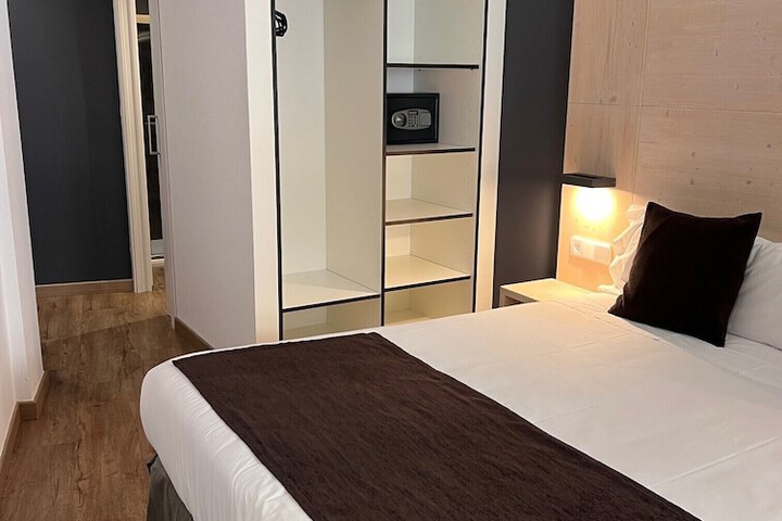 Room 22 of 80