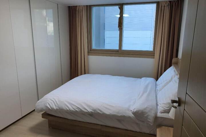 Room 3 of 36