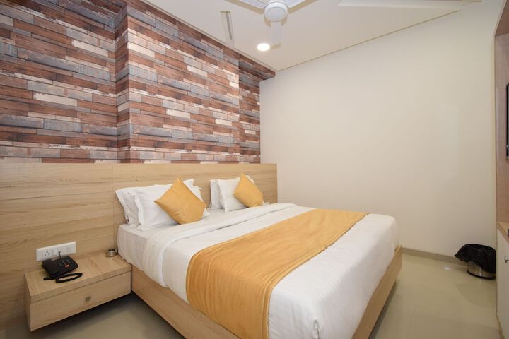 Room 5 of 20