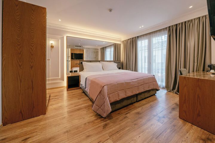 Room 5 of 25