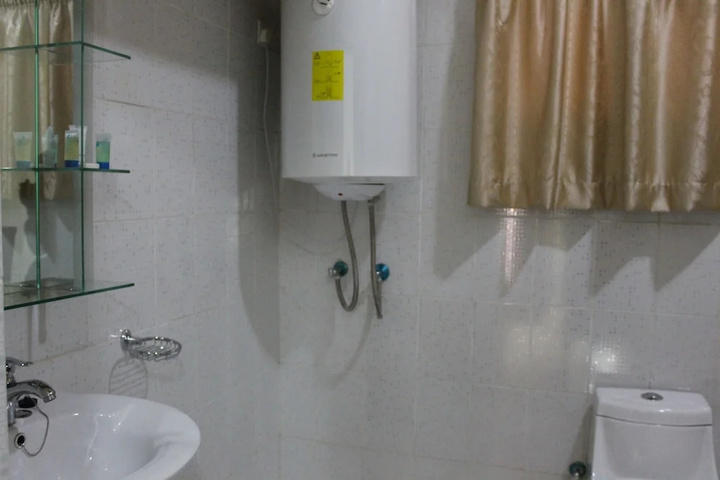 Room 8 of 13