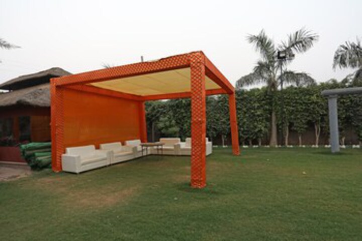 Hotel Exterior 10 of 23