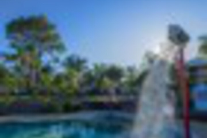 Pool 230 of 300