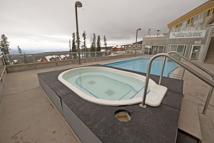 Pool Hotel
