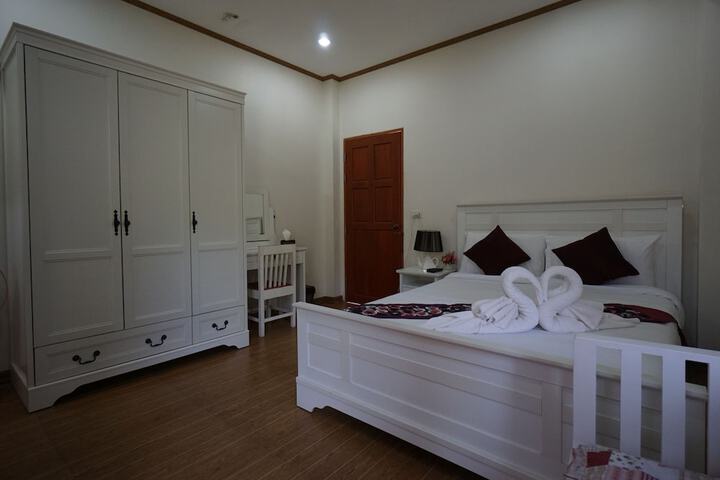 Room 5 of 31