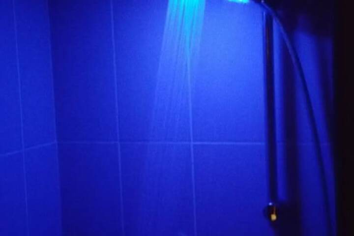 Room 33 of 38