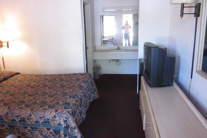 Room 11 of 21