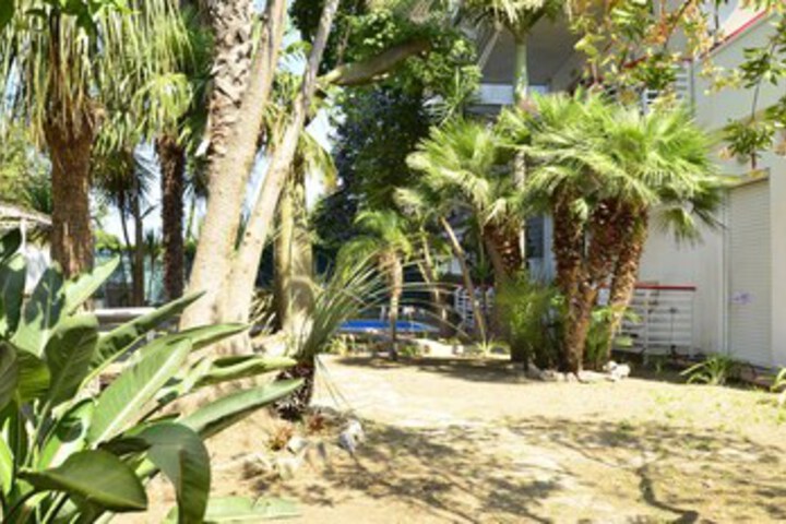 Hotel Exterior 6 of 21