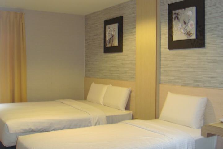 Room 4 of 14