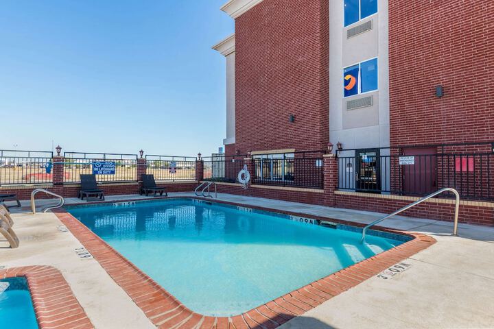 Pool Hotel