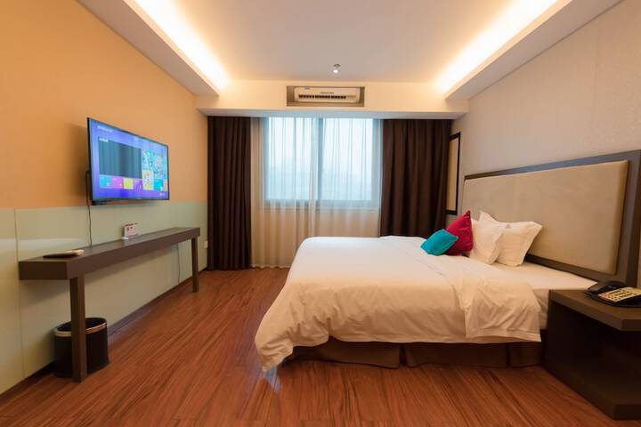 Room 9 of 24