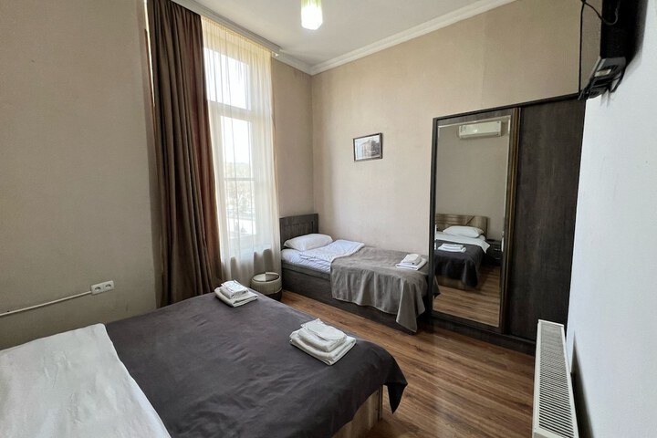 Room 14 of 30