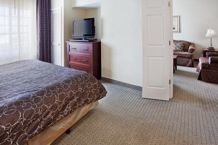 1 King Bed Studio Suite (3 of 6)