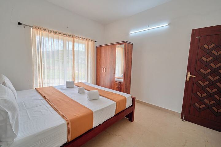 Room 26 of 86
