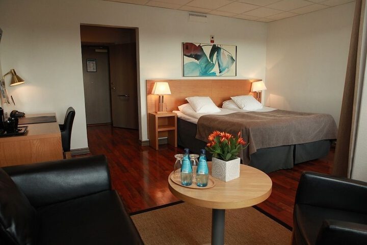 Room 13 of 78