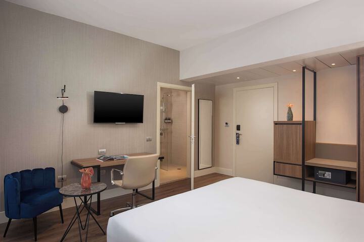 Room 19 of 81