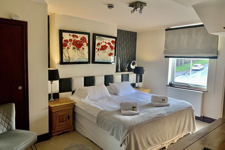 Room 7 of 16