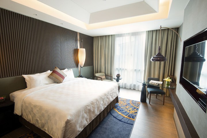 Room 10 of 48