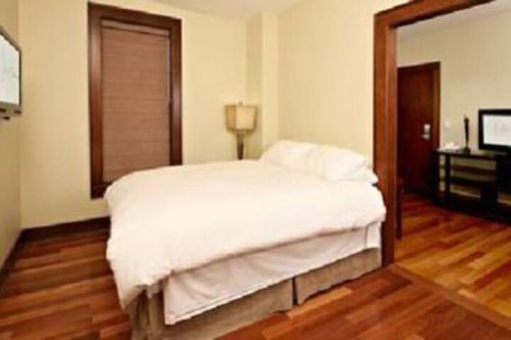 Room 13 of 23