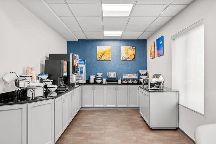 Breakfast/Coffee Service 56 of 70