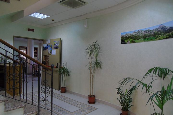 Entrance & Lobby