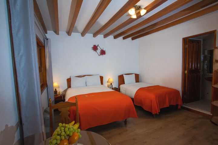 Room 6 of 33