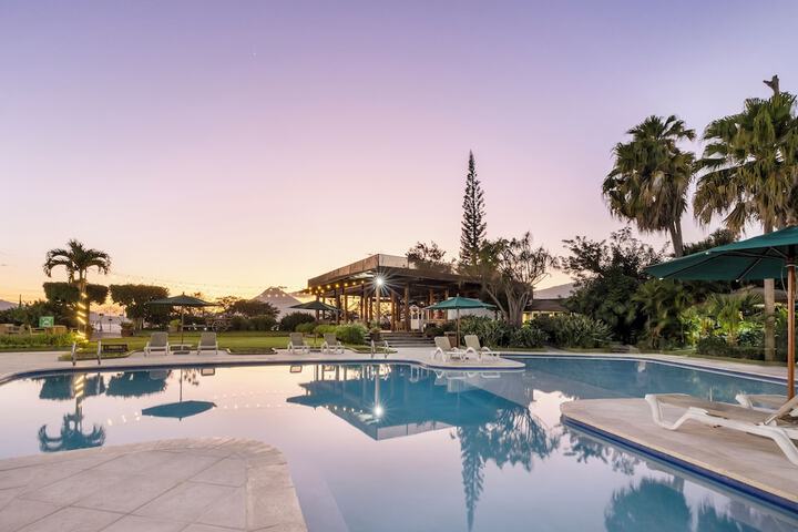 Pool Hotel