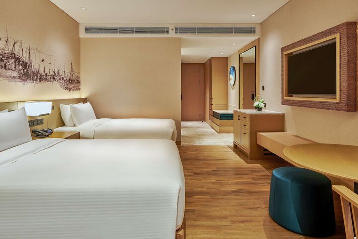 Room 27 of 202