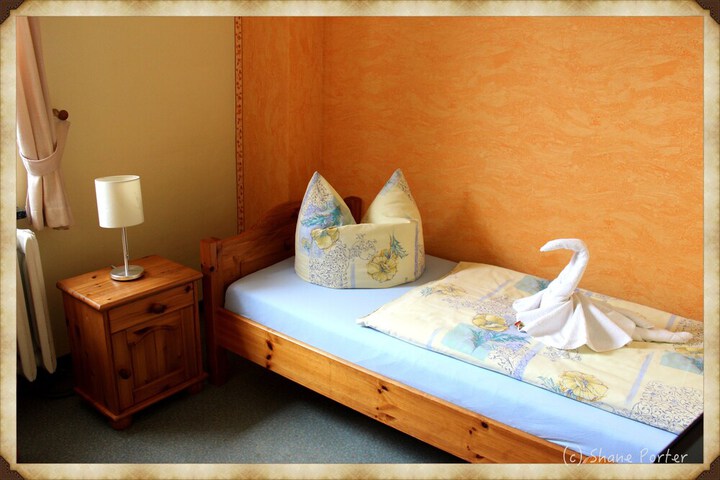 Room 9 of 17