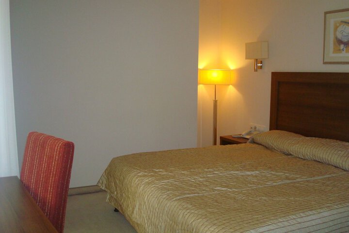 Room 8 of 31
