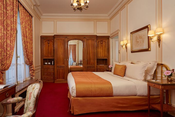 Room 13 of 174