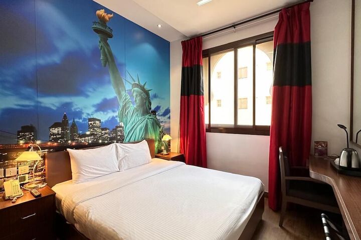 Room 3 of 16
