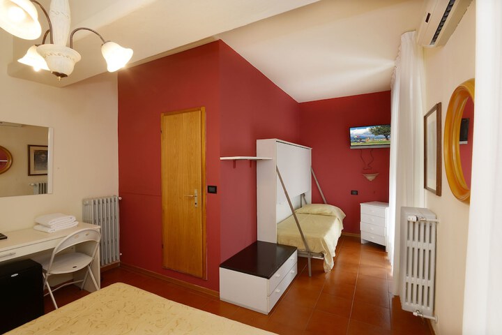 Room 8 of 43