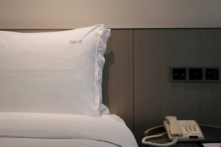 Room 13 of 89