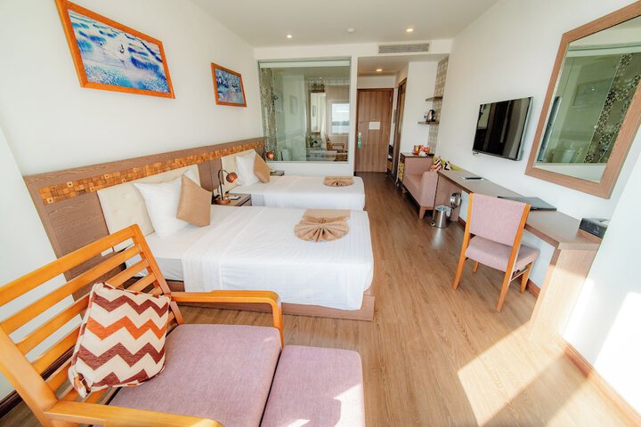 Room 32 of 142